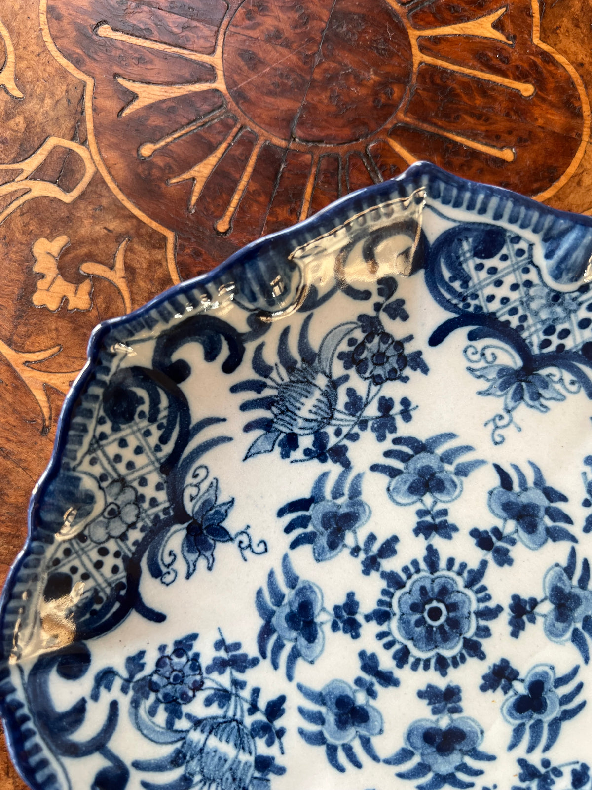 Vintage 1957 Royal Tichelaar Makkum Blue& White Decorative Plate - Hand-Painted with scalloped edge.