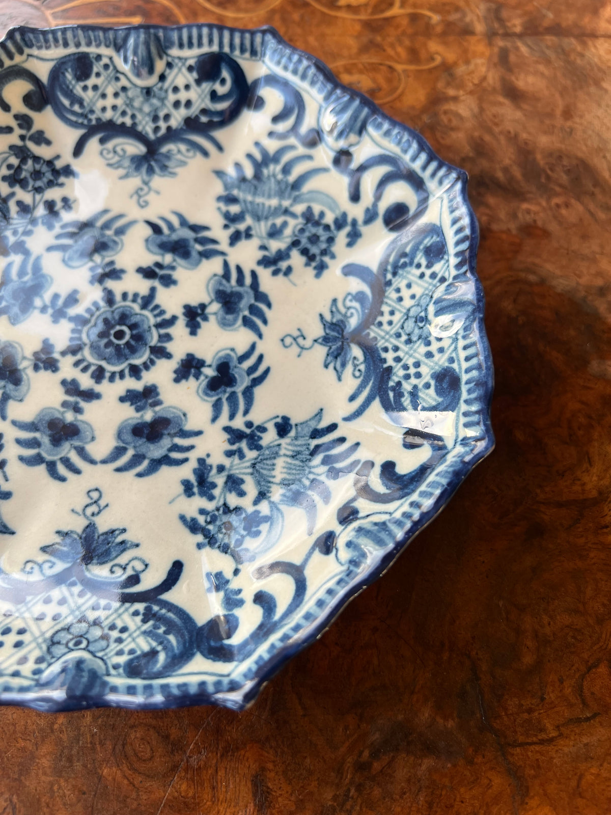 Vintage 1957 Royal Tichelaar Makkum Blue& White Decorative Plate - Hand-Painted with scalloped edge.